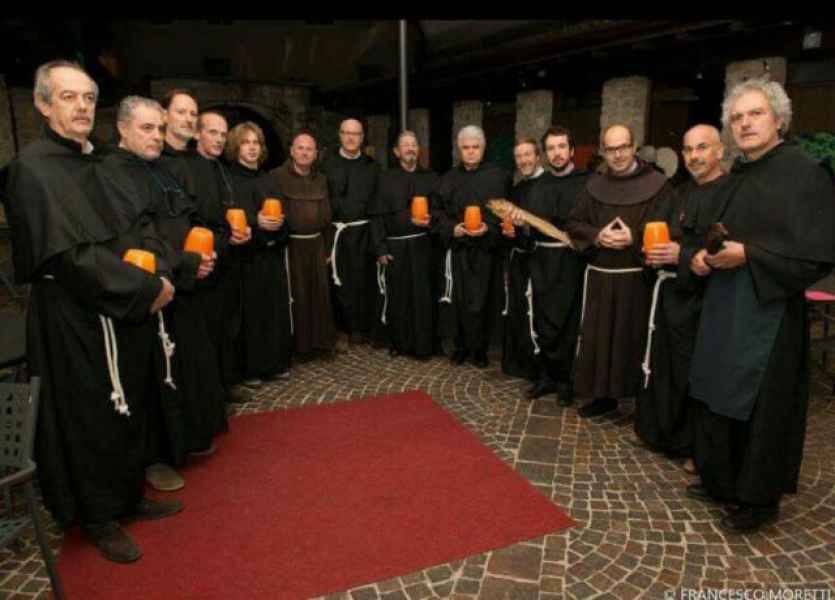 Foto di gruppo della confraternità